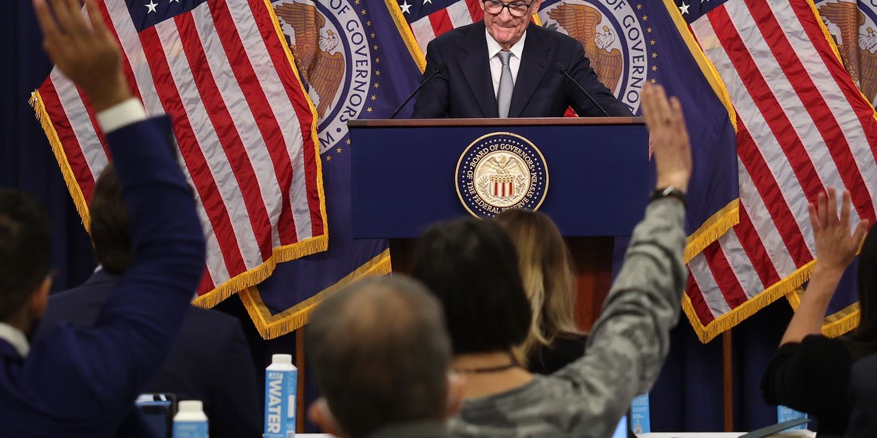 Unraveling Bond Market and Powell's Present: A Lesson in Financial Conditions
