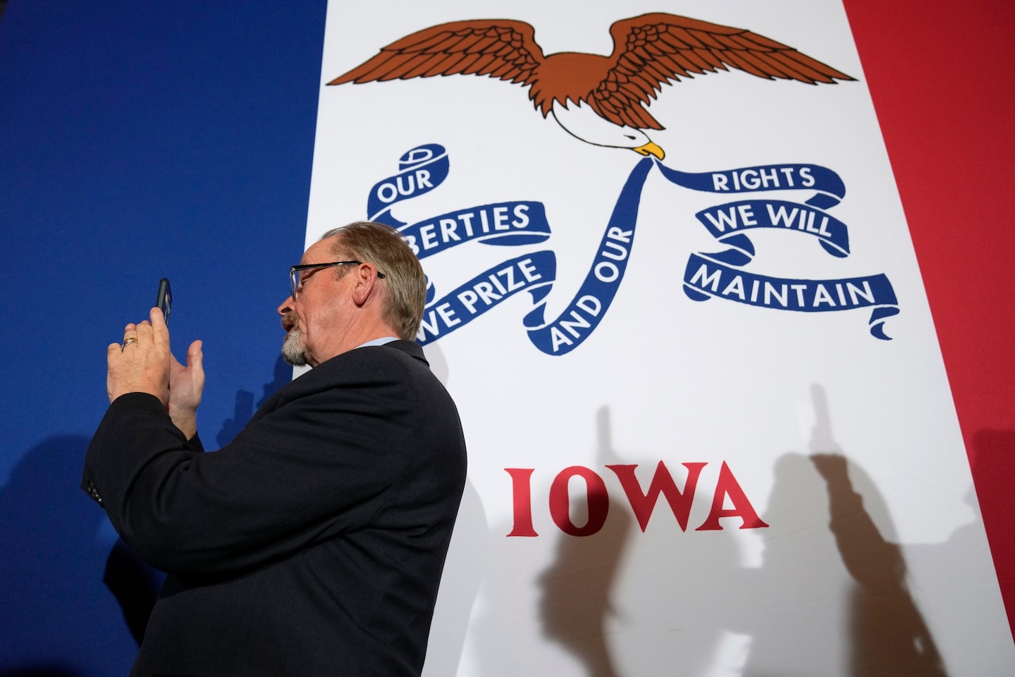 "Top GOP Contenders Clash in Iowa's High-Stakes Political Showdown"
