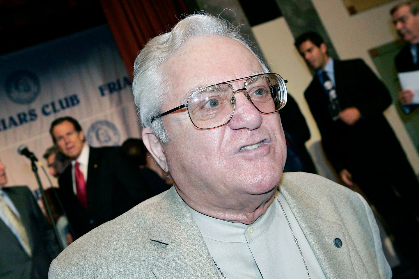 Featured image for Comedian Pat Cooper, known for his Italian roots and feud with Howard Stern, dies at 93.