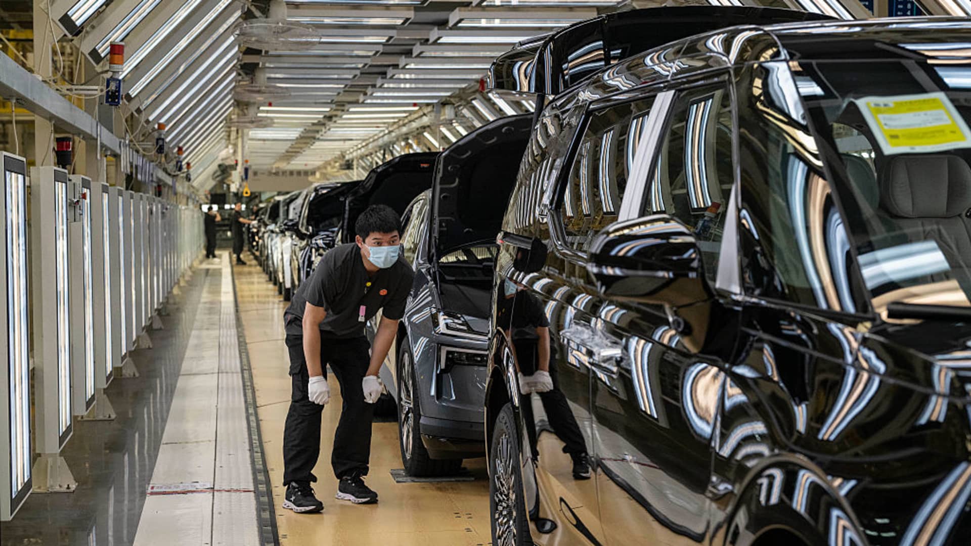 Featured image for China's Manufacturing Sector Continues Contraction Amid Trade Tensions