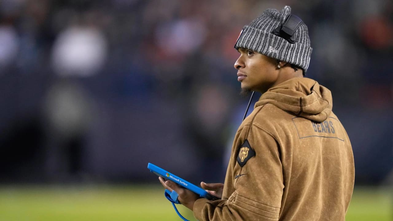 "Bears' QB Evaluation Intensifies as Justin Fields Returns as Starter"