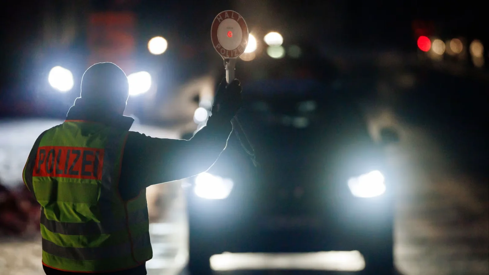 Featured image for Berlin Power Outage Sparks Political and Security Concerns