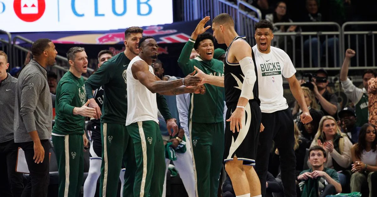 Brook Lopez Commits to Bucks with Lucrative 2-Year Deal