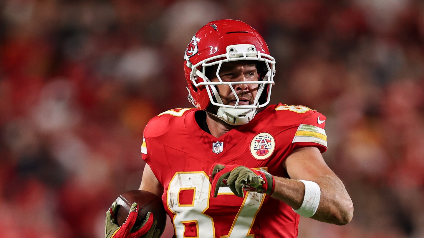 Travis Kelce Sets Team Record and Receives Special Message After Key Touchdown
