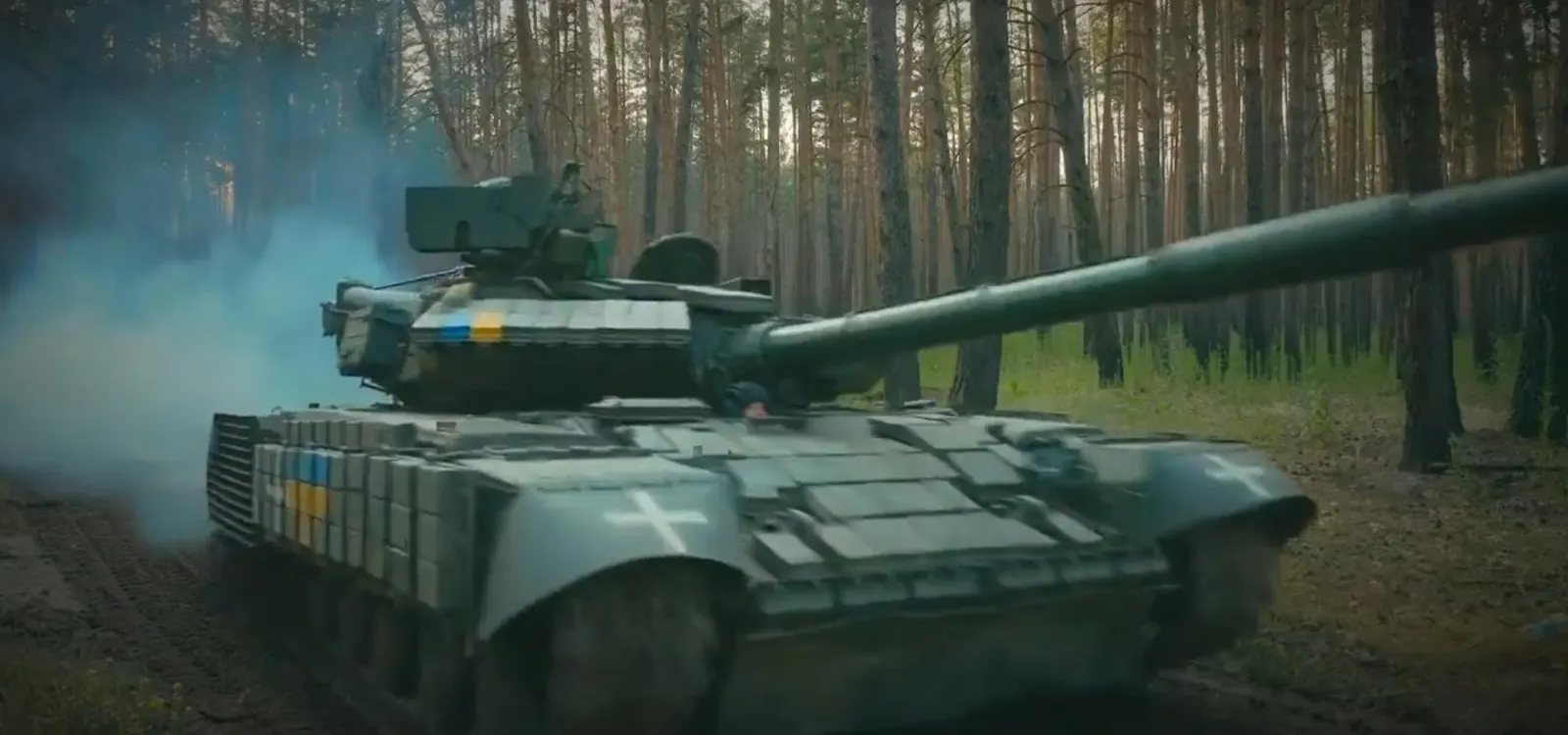 "Russian Forces Amass Near Kupyansk as Ukraine Prepares for Defense"