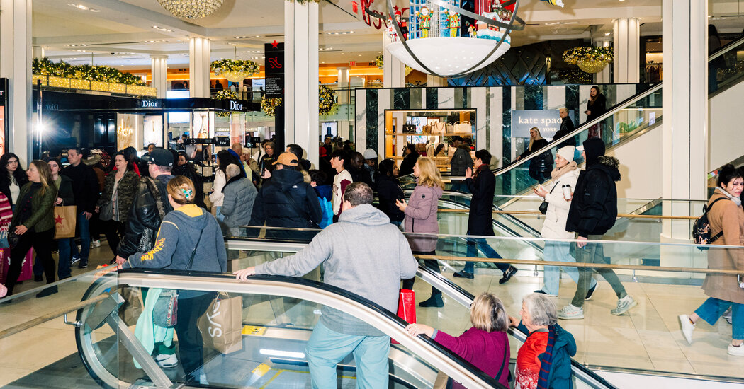 Holiday Season Sees Falling Prices and Cheaper Consumer Goods