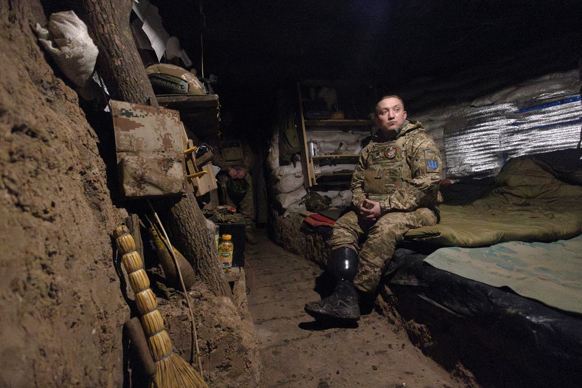"Ukrainian War Amputees Return to Frontline Amid Growing Anger and Desperate Need for Soldiers"