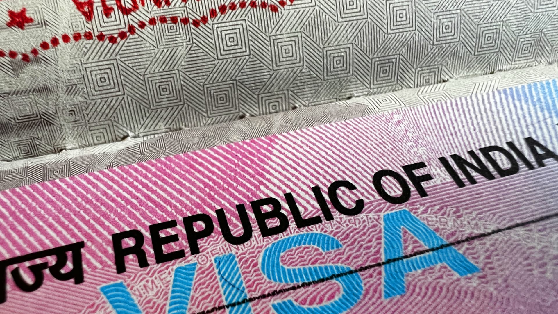 "India-Canada Diplomatic Crisis: Visa Services Suspended and Caution Urged"