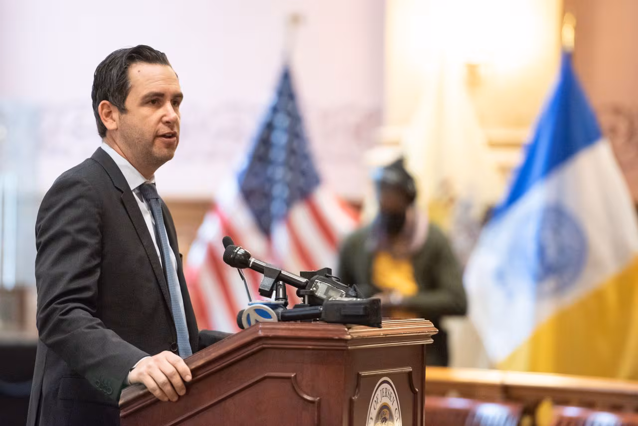 Steve Fulop declares candidacy for New Jersey governor in 2025.