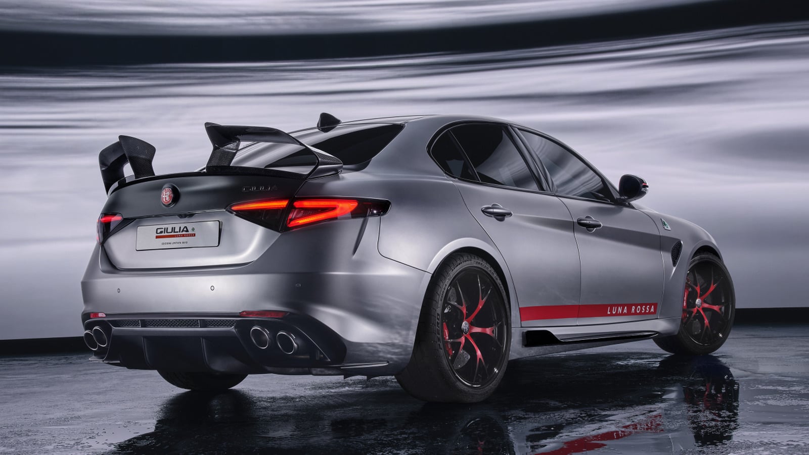 Featured image for Alfa Romeo Giulia Quadrifoglio Unveils Extreme, Yacht-Inspired Special Edition