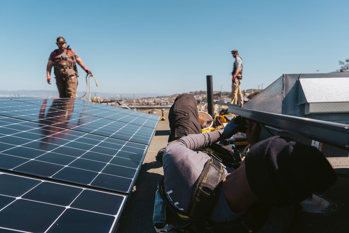 Featured image for Solar Industry Faces Uncertainty Amid GOP Tax Credit Changes