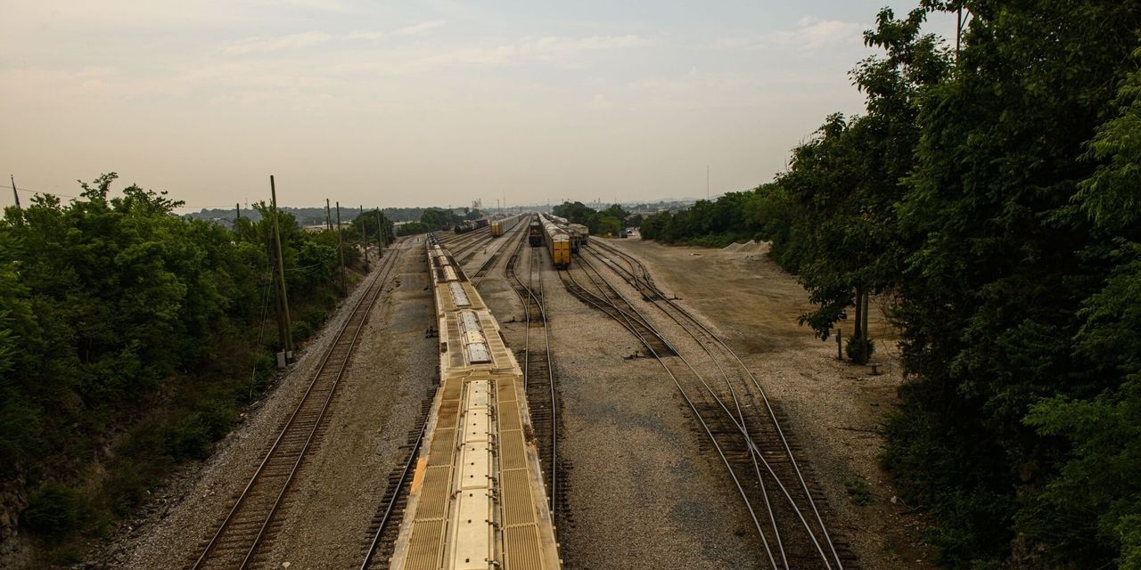 Featured image for "Freight Carriers Face Track Sharing Mandate: Whose Rail Line Is It Anyway?"