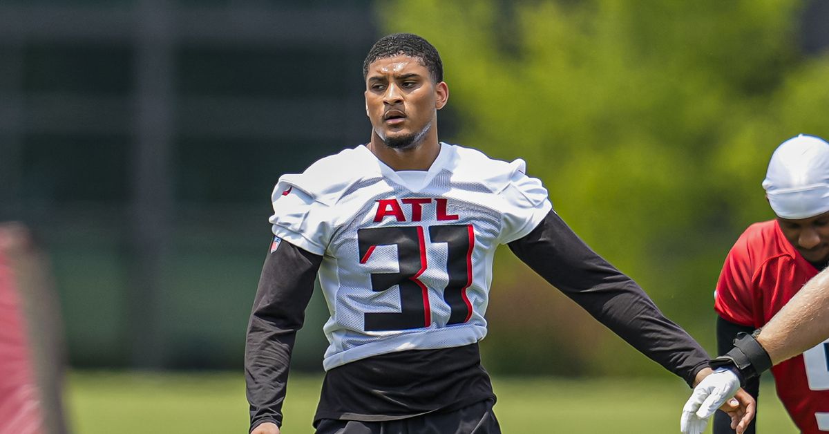 Featured image for Top Falcons Camp Battles to Watch This Summer