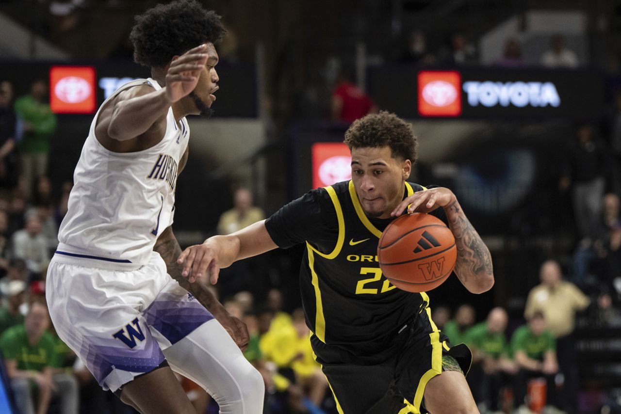 Featured image for "Oregon's Narrow Victory Over Washington: Highlights, Analysis, and Pac-12 Implications"