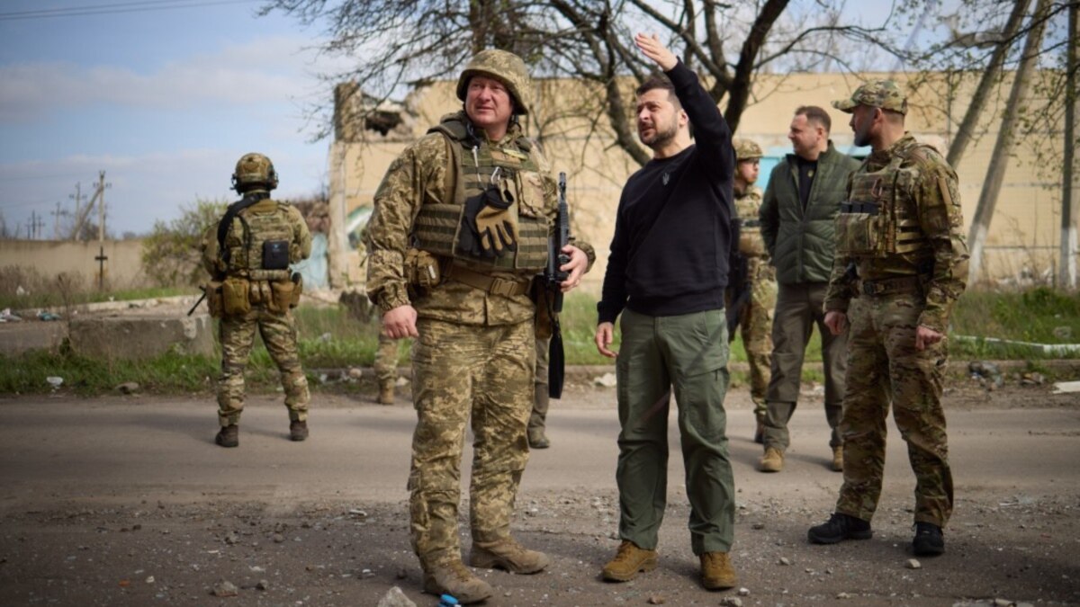 Zelenskiy and Putin's Controversial Visits to Ukraine's Frontline Regions