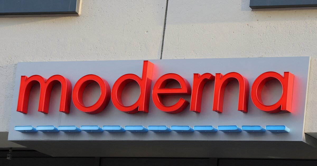 Moderna's mRNA flu vaccine faces challenges in early success and revenue expectations.