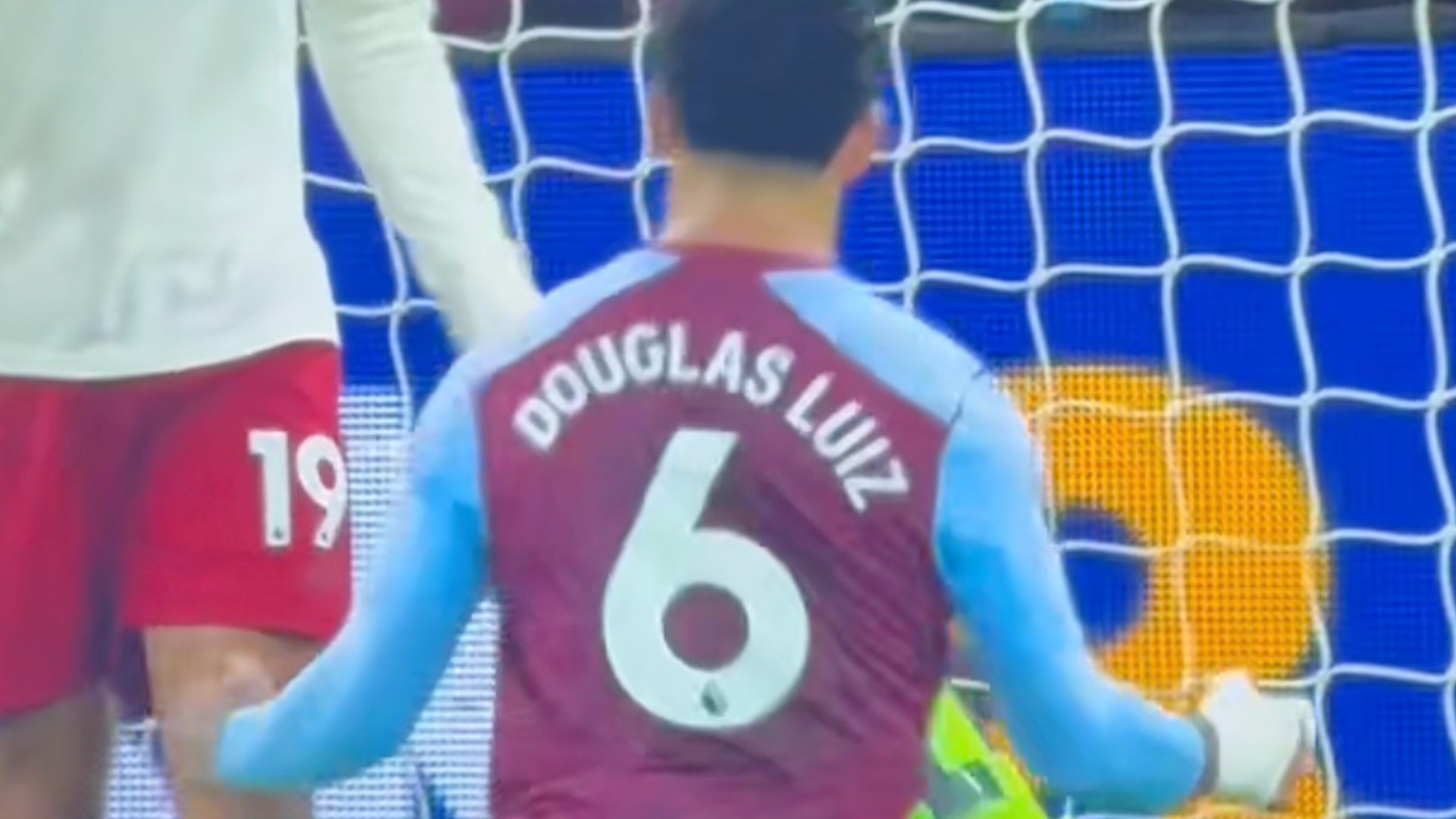 Featured image for "Manchester United's Scott McTominay seals late victory with stunning goal against Aston Villa"