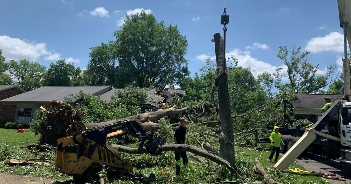 Severe storms cause widespread power outages in Kentucky and Tennessee.