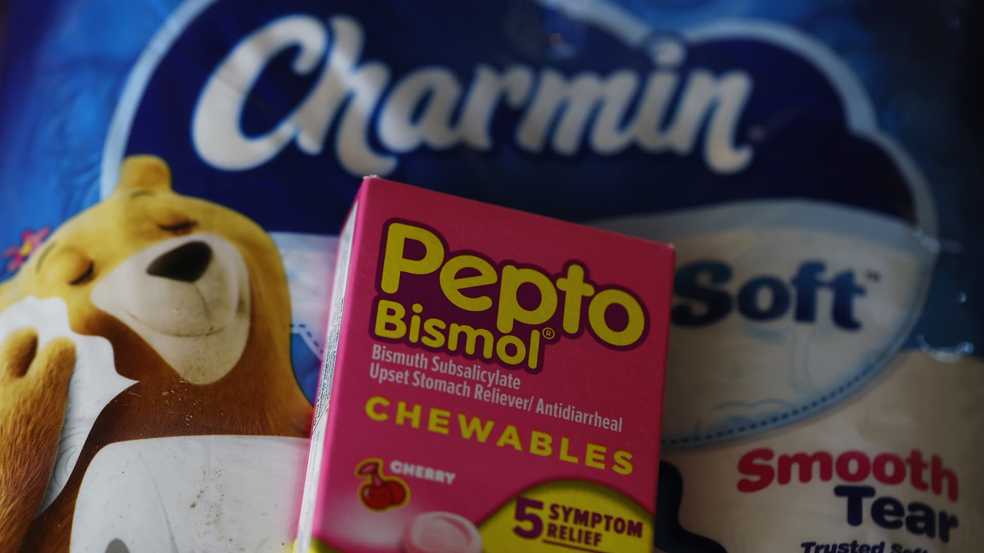 Featured image for Procter & Gamble Surpasses Estimates Despite Tariff Challenges and Consumer Stress