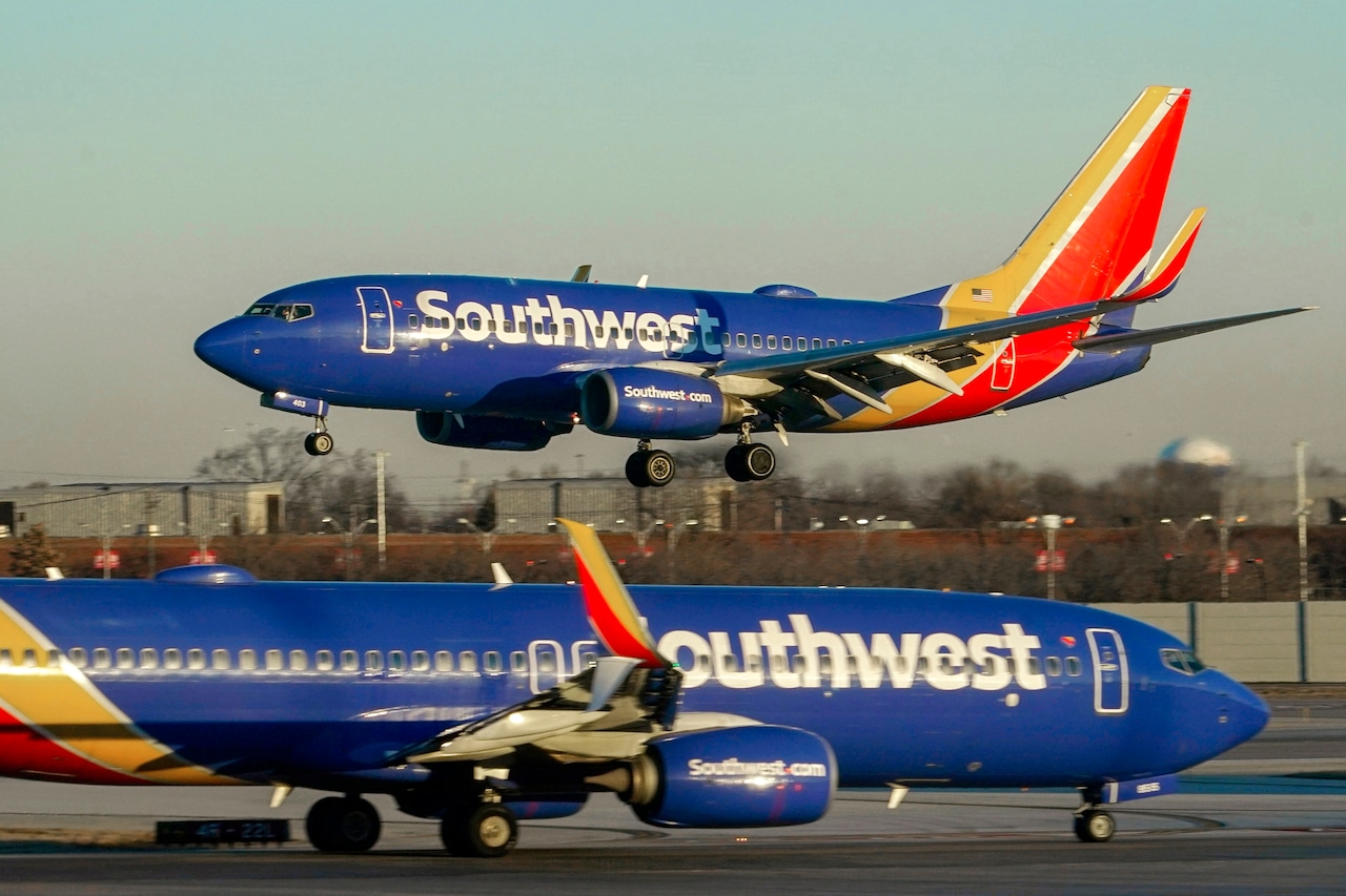 Featured image for FAA Investigates Southwest Flight's Low Altitude Scare Over Oklahoma City