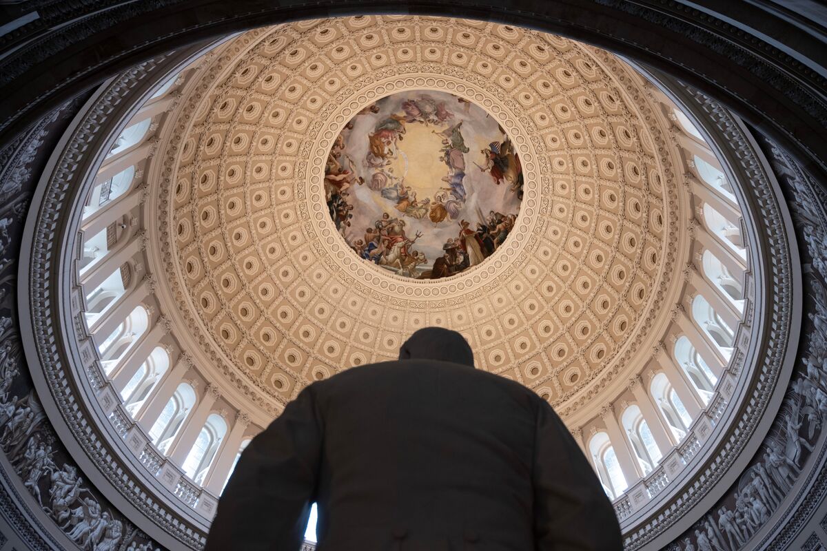 House Crypto Legislation Faces GOP Resistance Amid Broader Political Tensions