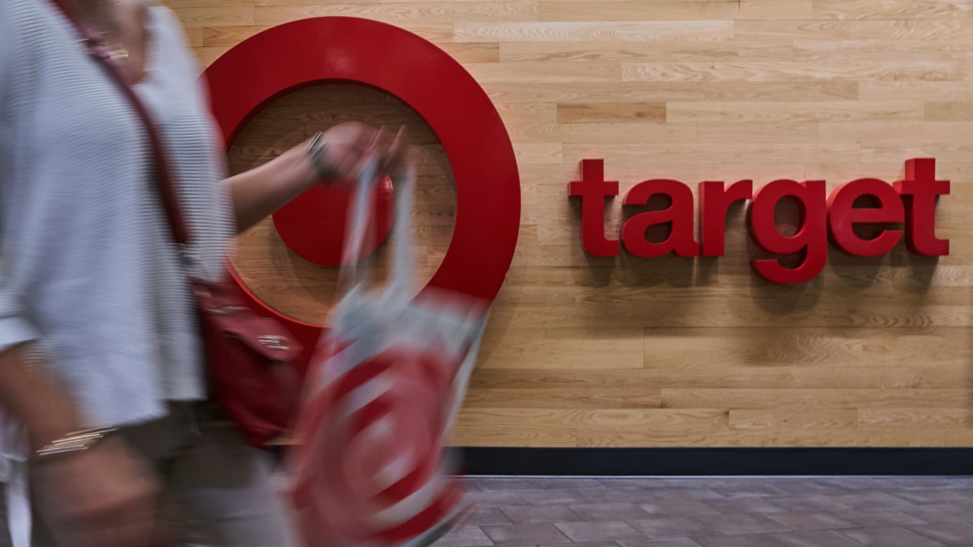Viking Global invests in Lululemon and Sherwin-Williams amidst biotech and casino stock predictions.