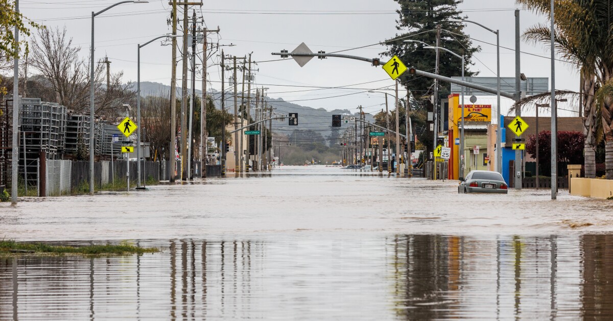 "Preparing for El Niño: California Officials Warn of Impending Floods and Sacramento County Risk Areas"