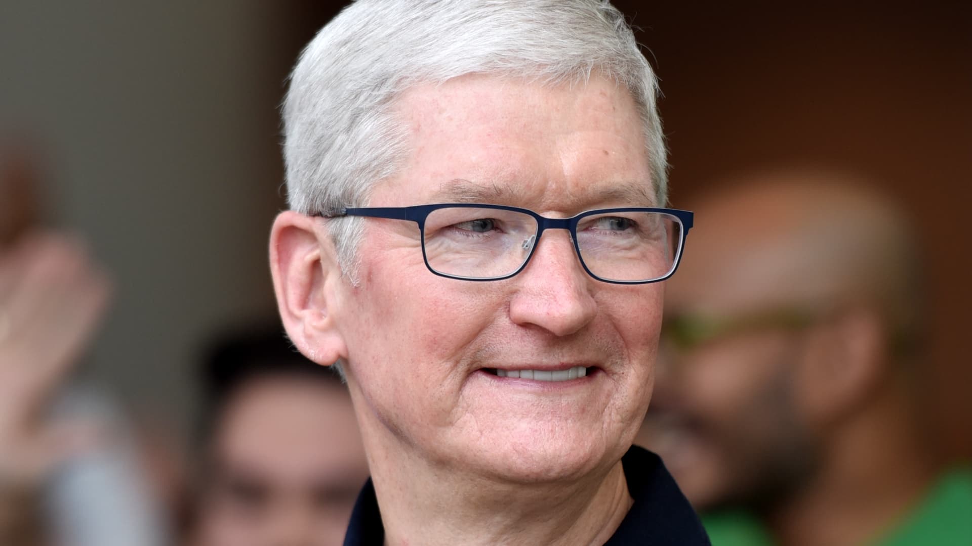 Apple partners with Broadcom for U.S.-made chips