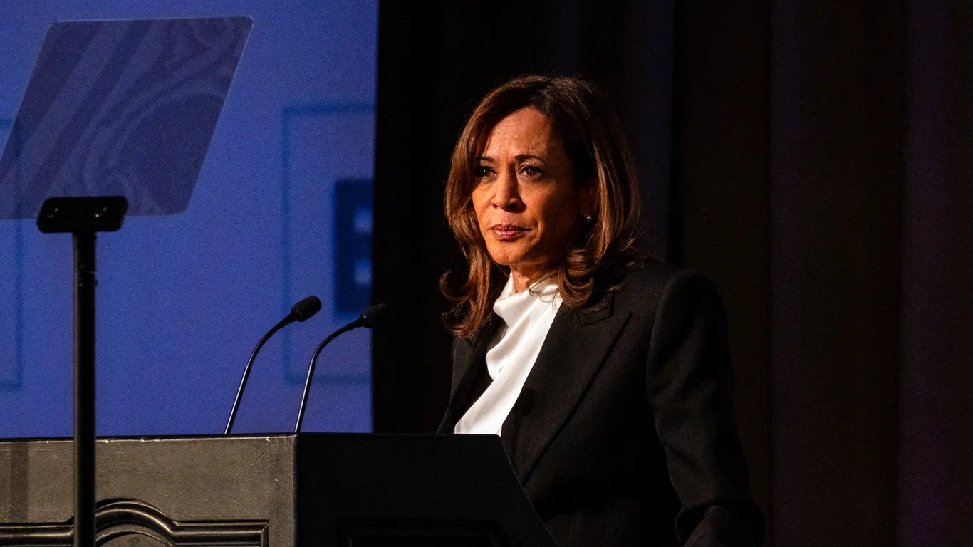 Kamala Harris Endorses Zohran Mamdani in NYC Mayoral Race