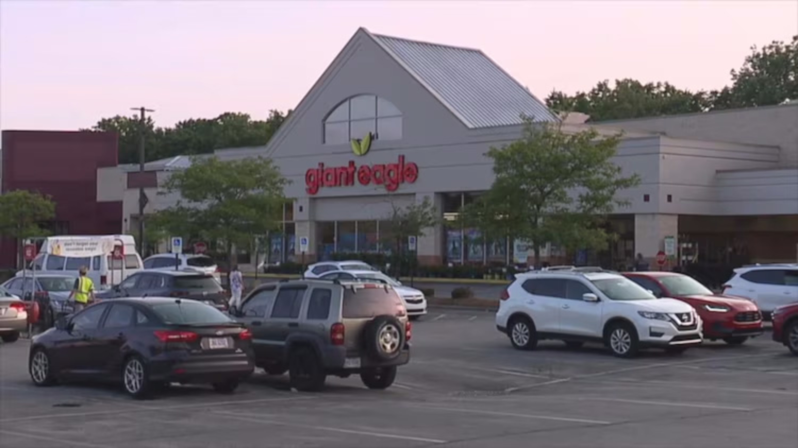 Featured image for Ohio Woman Fatally Stabs Toddler in Random Grocery Store Attack