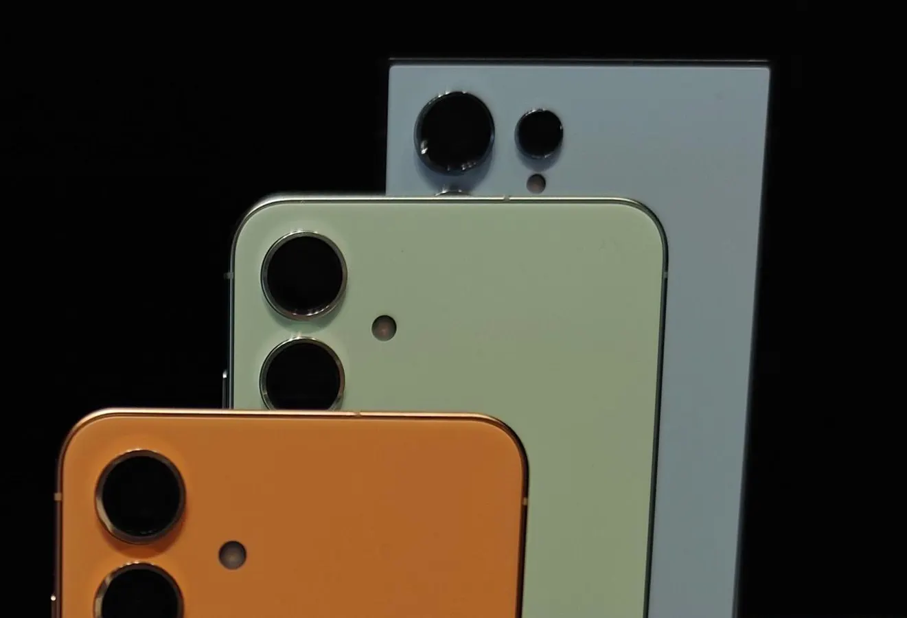 Featured image for Samsung's Galaxy S25 to Debut Seamless Updates for Faster Upgrades