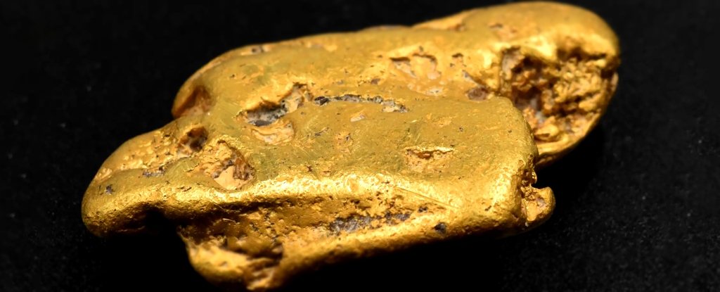 Featured image for "Treasure Hunter Unearths England's Largest Gold Nugget Despite Faulty Metal Detector"