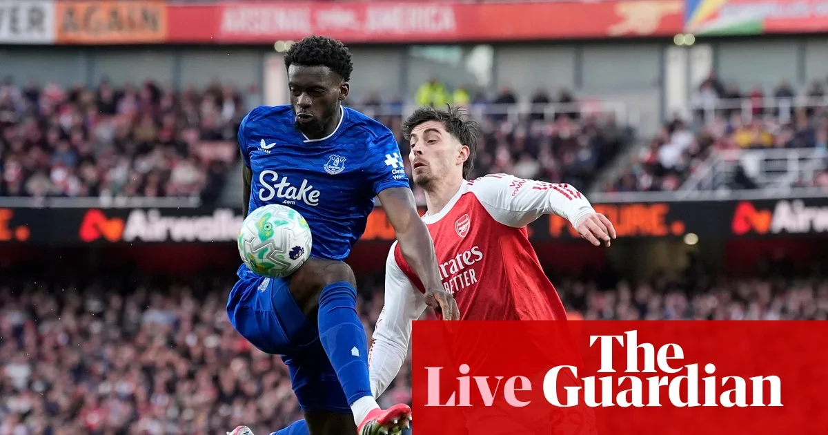 Arsenal press, Everton defend as goalless first half unfolds