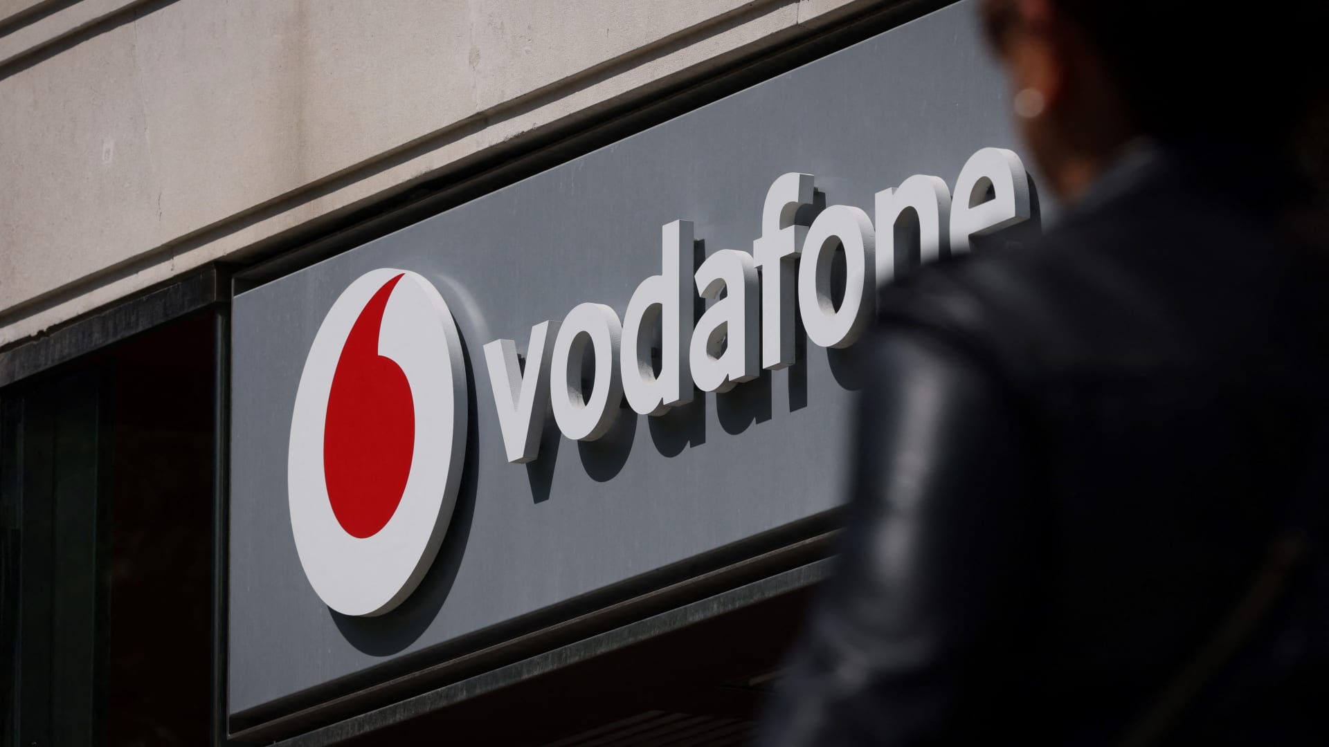Featured image for UK Regulators Approve Vodafone-Three $19B Merger
