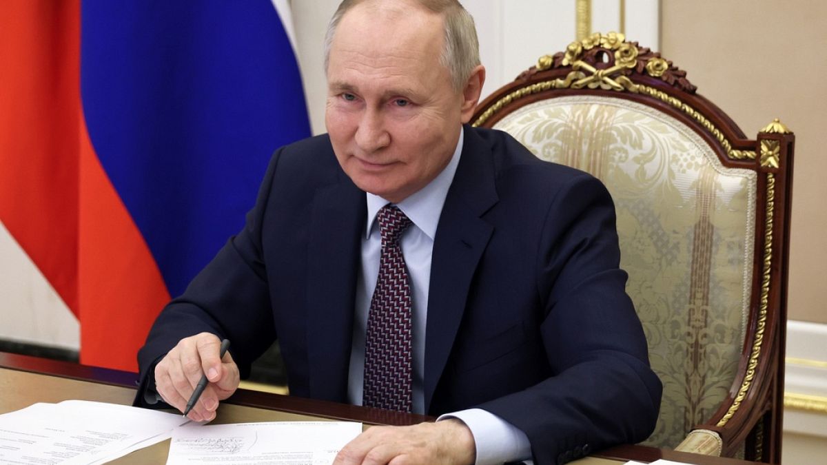 "Two Opposition Candidates Cleared to Challenge Putin in Upcoming March Election"