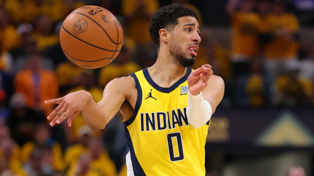 Knicks and Pacers Clash in Game 4 as Series Hangs in the Balance