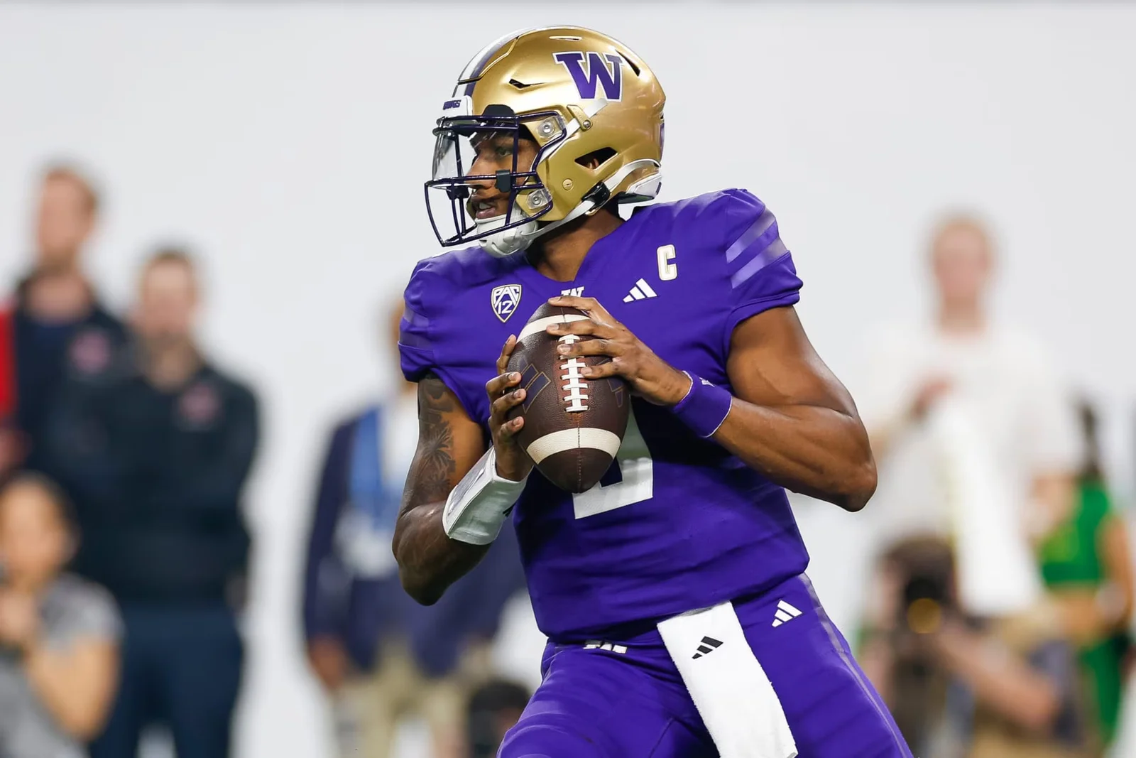 "2023 College Football Awards: Winners, Highlights, and Predictions"