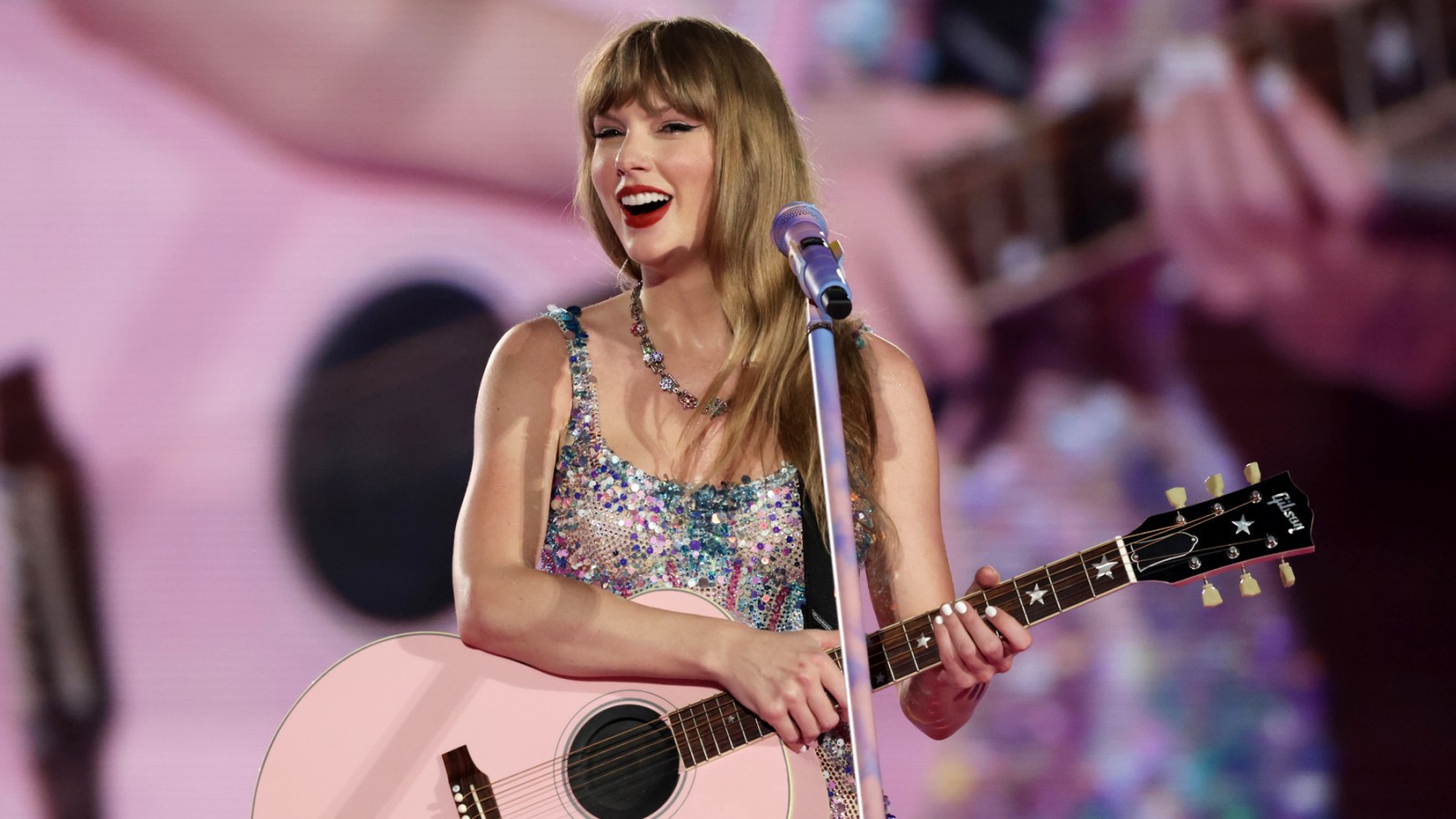 Featured image for "Genealogy Company Uncovers Surprising Connection Between Taylor Swift and Poet Emily Dickinson"