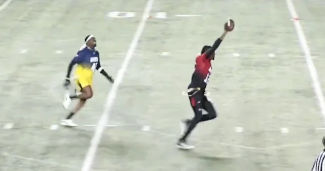 Dwight Howard Outsprints Jon Jones in Celebrity Flag Football Showdown