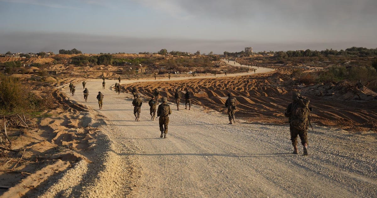 Featured image for Rocket Barrage Targets Israel, Causing Light Injuries and Alarm in Central and Southern Regions