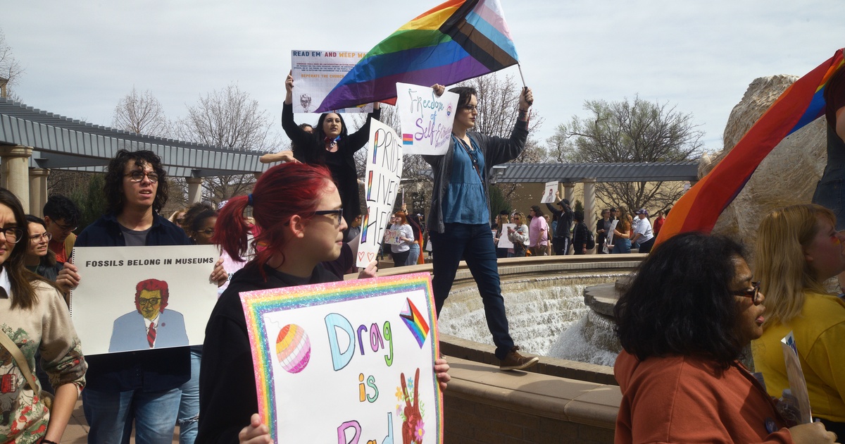 Featured image for LGBT+ students sue WT president over canceled charity drag show.