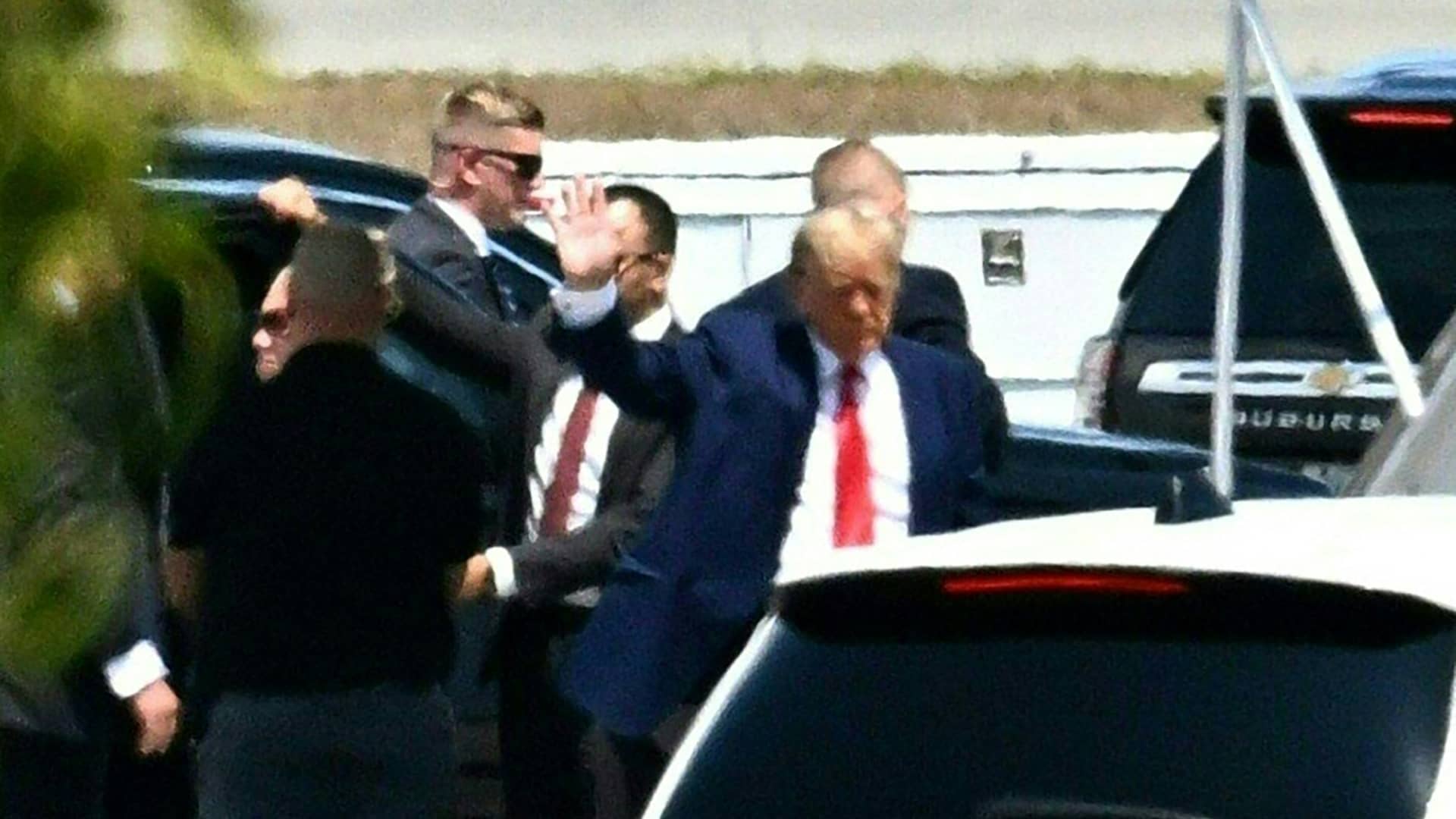 Trump's legal team fights against cameras in court during arraignment.