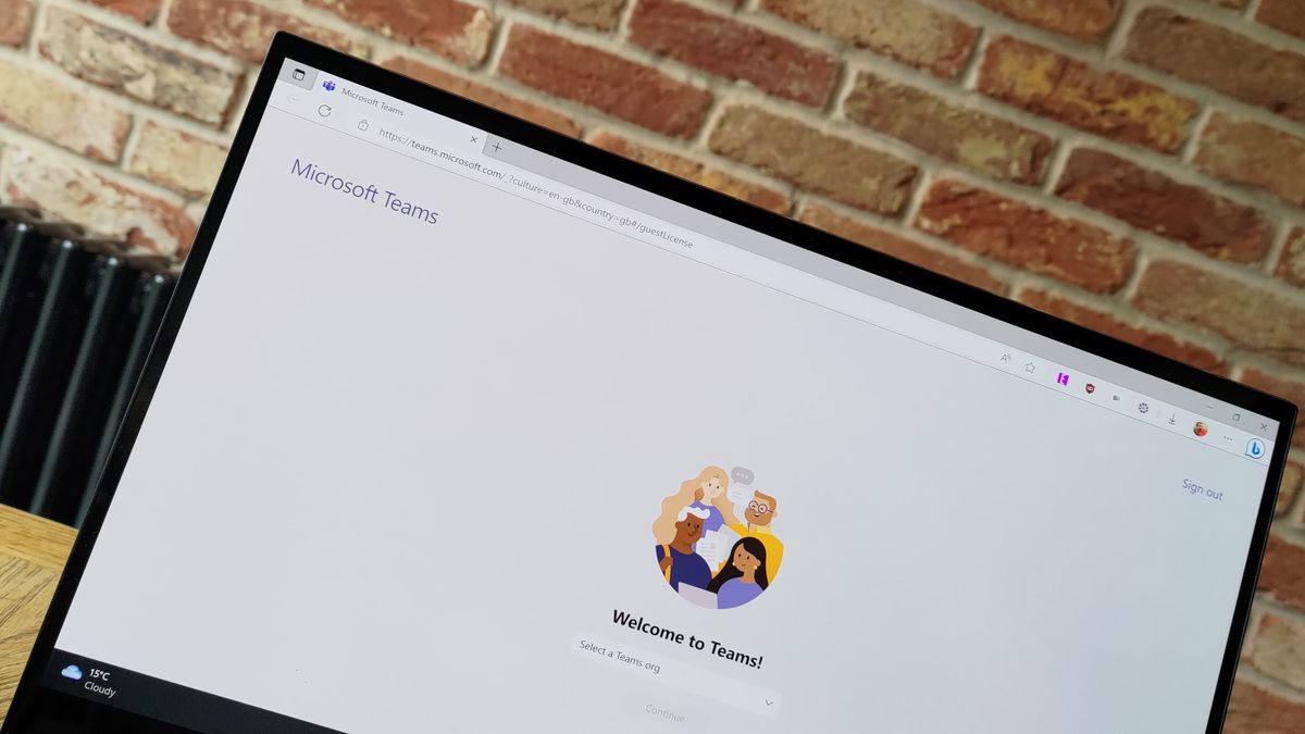 Featured image for Microsoft Teams: Surpassing Rivals with 320 Million Monthly Users and Performance-Boosting Upgrades