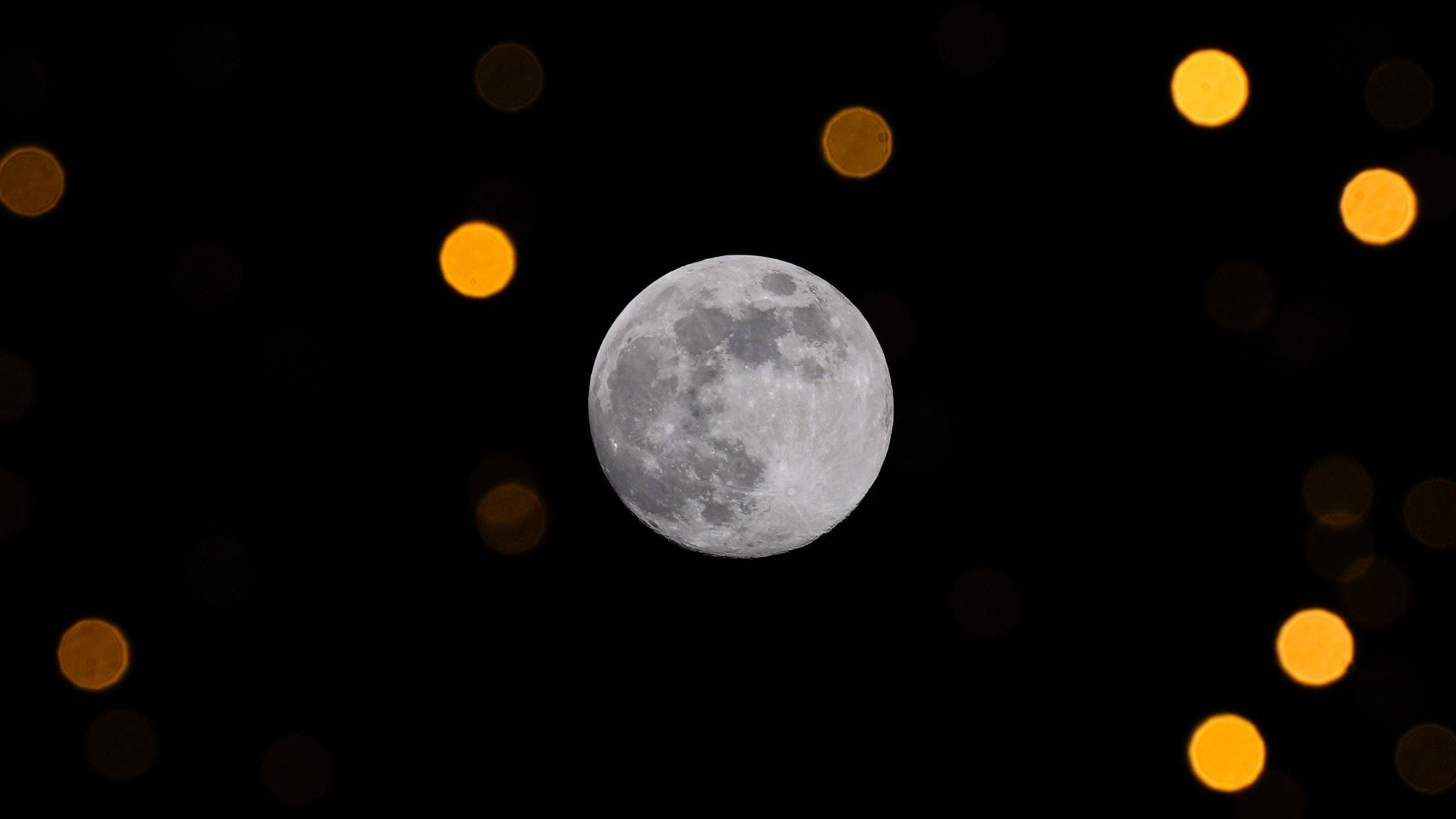 Featured image for Final 2025 Supermoon: When and Why to Watch