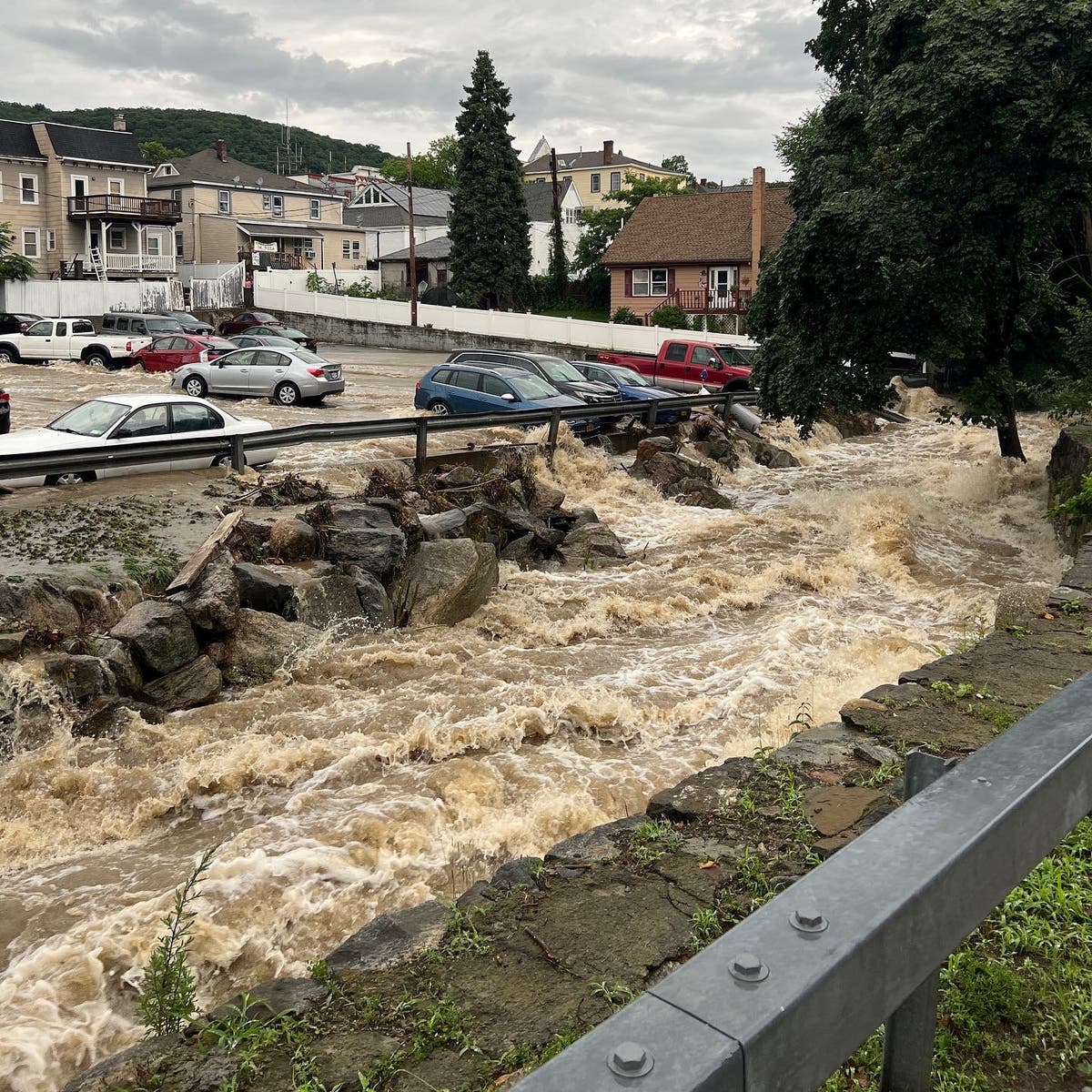 "Vermont in Crisis: State of Emergency Declared as Flash Floods Ravage Towns"