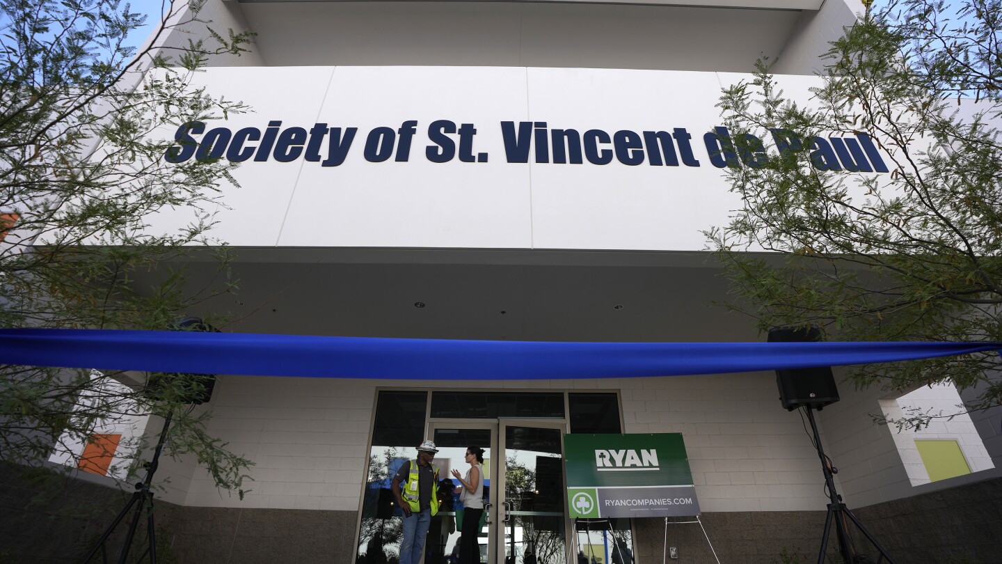 Featured image for "Phoenix Adopts New Strategies Post-Deadly Heat Wave"