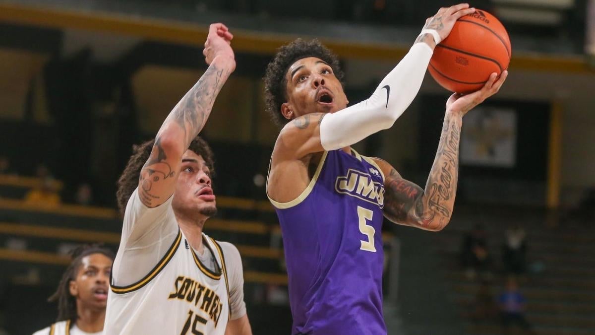 Featured image for "March Madness 2024: Predicting the Top Upsets and Cinderella Runs"