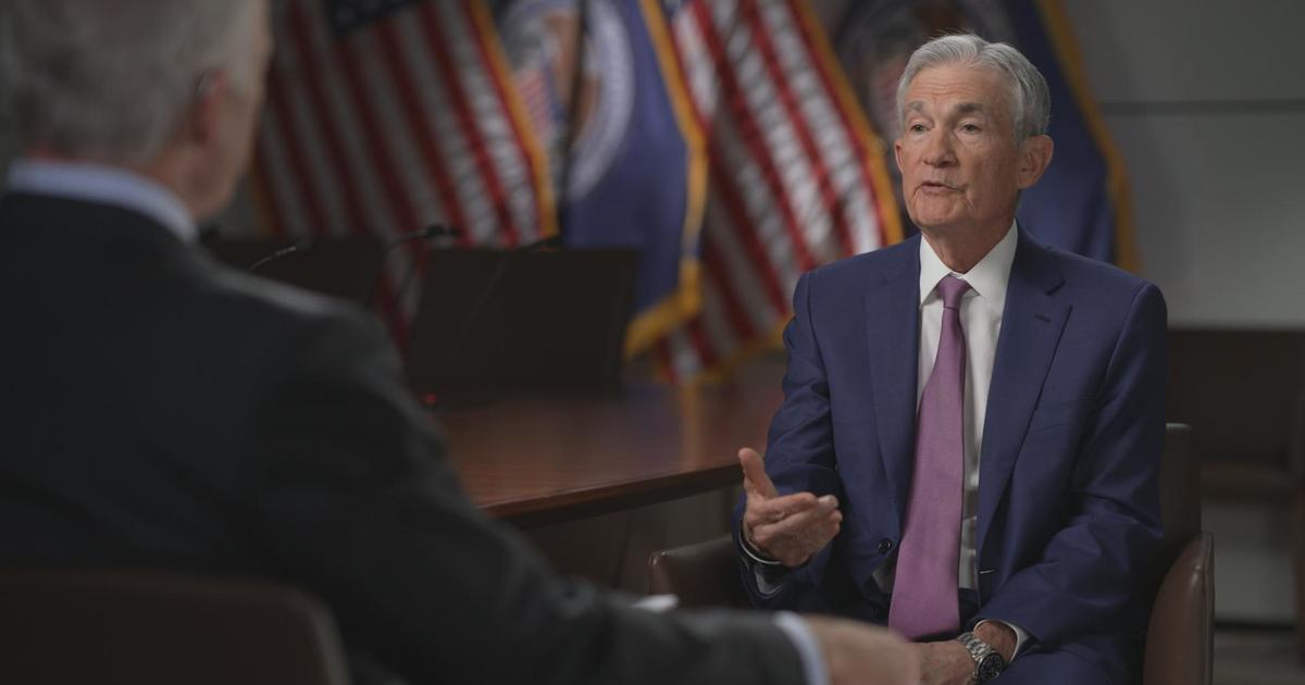 "Jerome Powell Discusses Fiscal Path and Rate Cuts in 60 Minutes Interview"