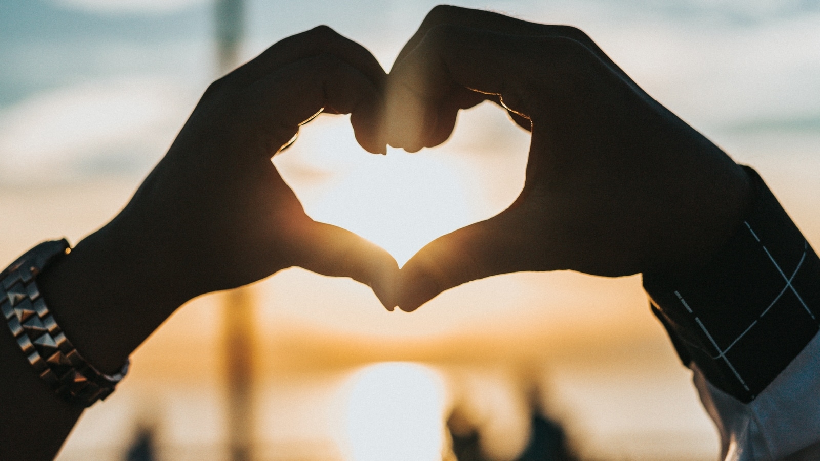 "January 2, 2024: Your Comprehensive Daily Love and Zodiac Forecast"