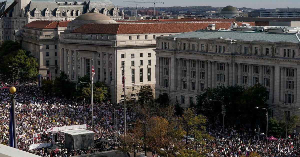 Massive Pro-Palestinian Protests Demand Biden's Action for Gaza Ceasefire